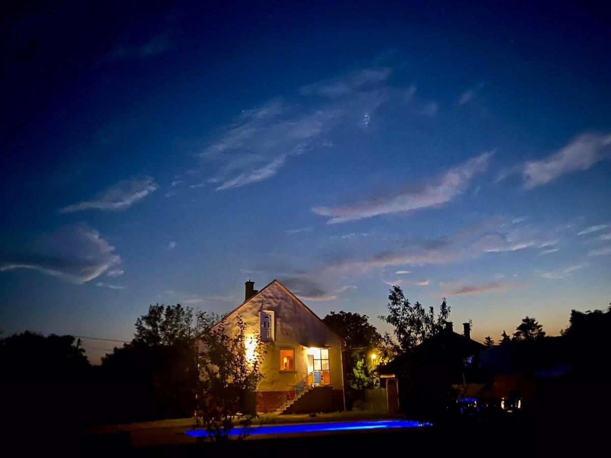 River House - Luxury House On The Border Of The Tisza River Arokto Luaran gambar